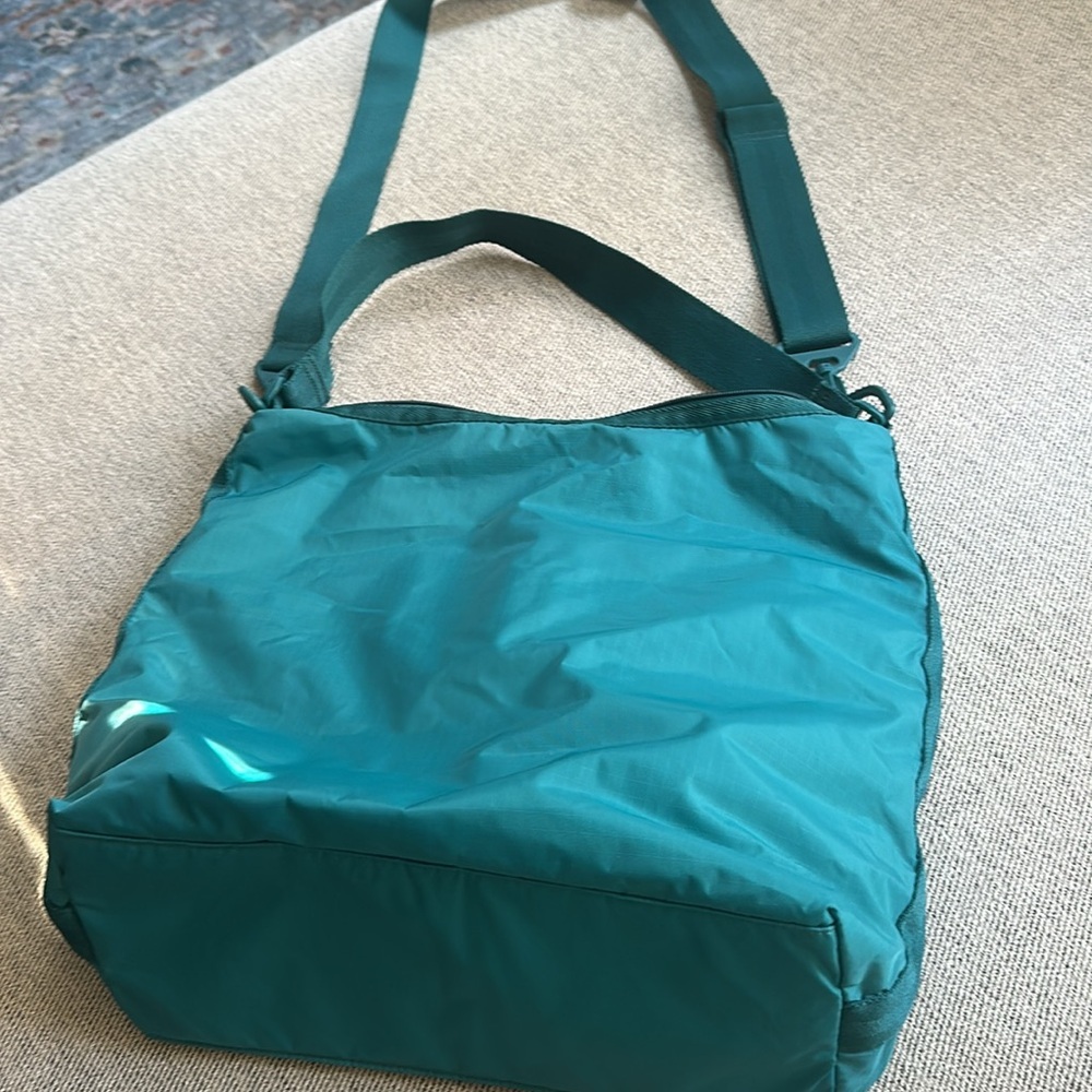 Lesportsac LG BUCKET SHOULDER BAG/4047 Official Shoulder Bag - Picture 3 of 4